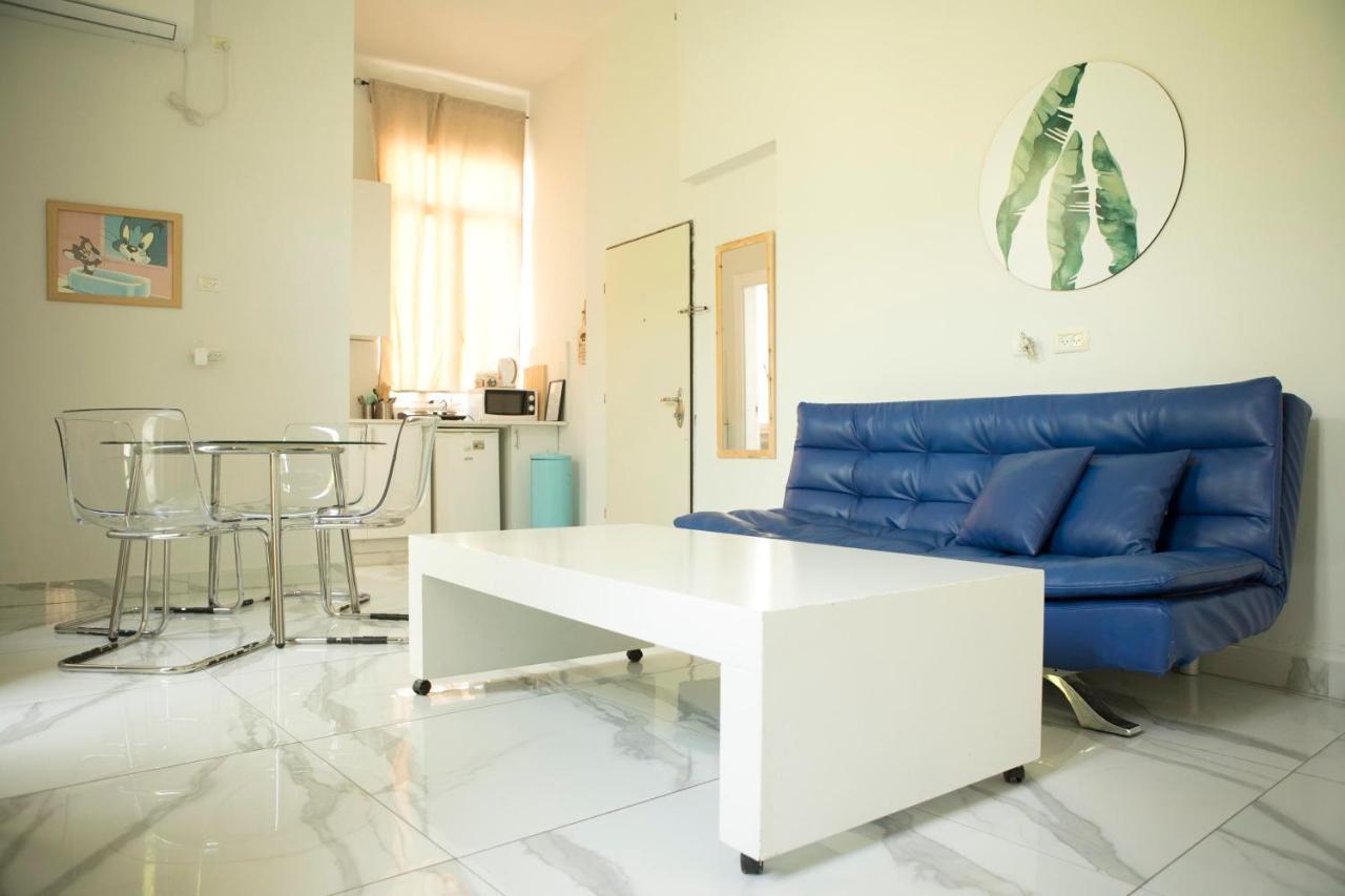 Bauhaus Stylish Apartments - By Bookiz Tel Aviv Esterno foto