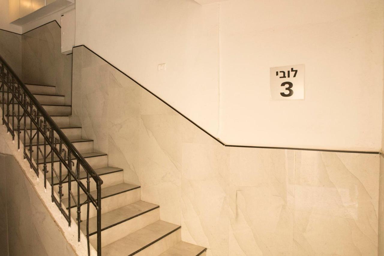 Bauhaus Stylish Apartments - By Bookiz Tel Aviv Esterno foto