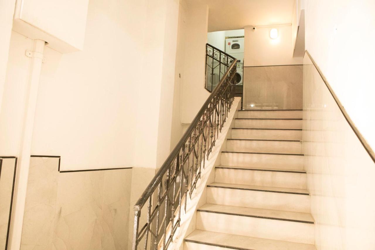 Bauhaus Stylish Apartments - By Bookiz Tel Aviv Esterno foto