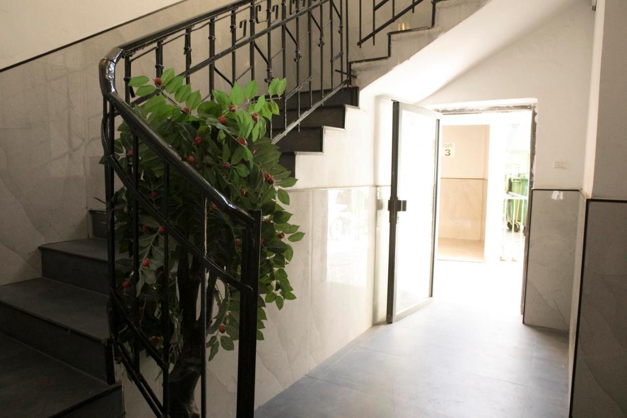 Bauhaus Stylish Apartments - By Bookiz Tel Aviv Esterno foto